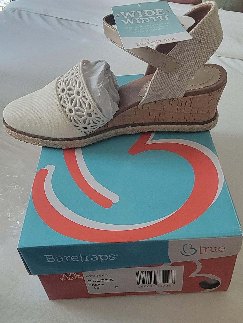 BARETRAPS-Olicia_-Cream_Womens SIZE 10 Wide Width